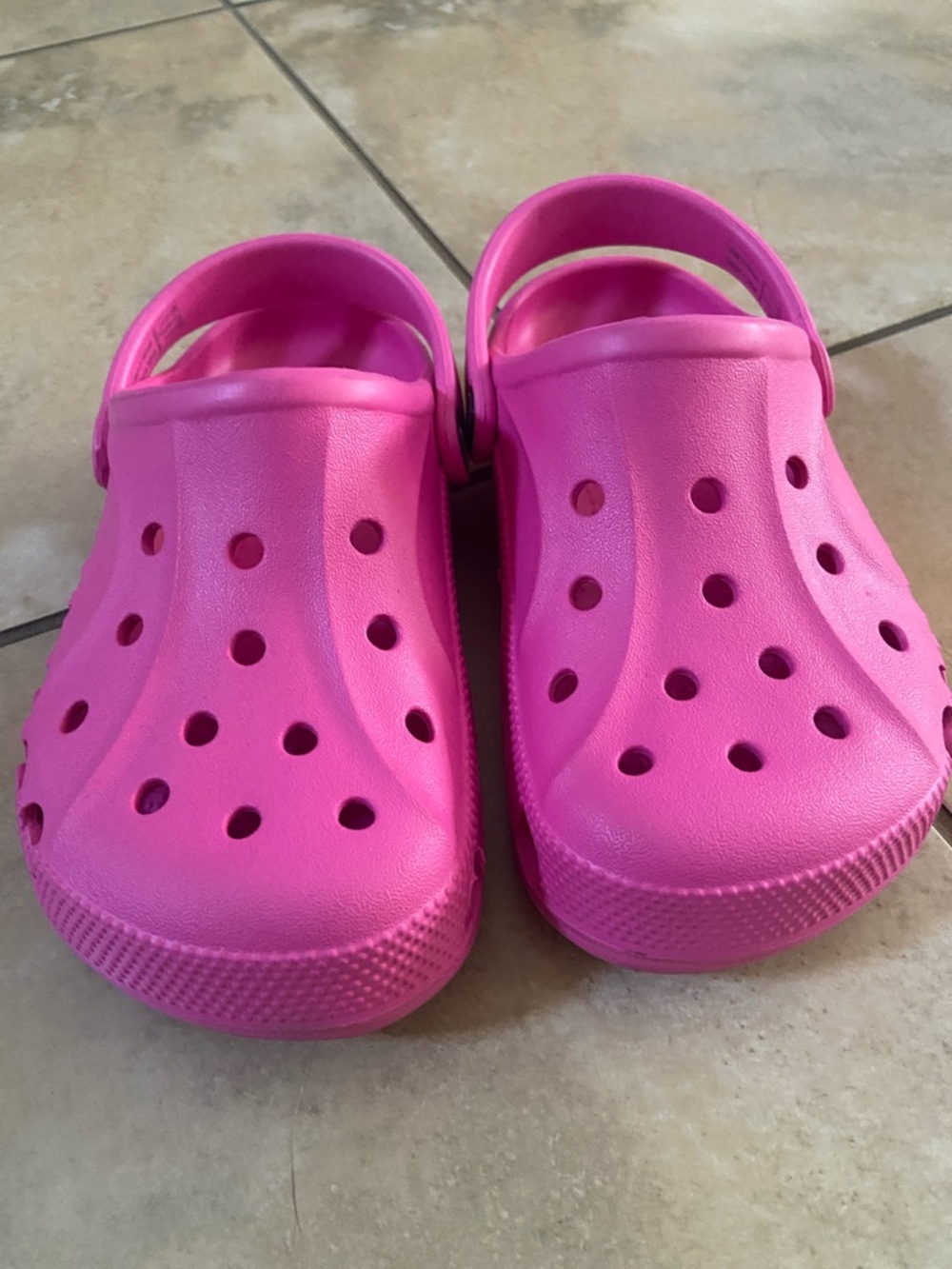 CROCS Kids' Classic Clog in Bright Pink